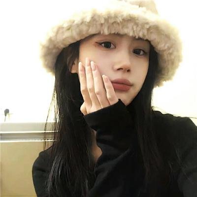 埃舍尔街的红色邮筒